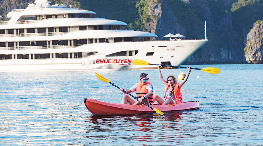 Chèo thuyền kayak ở Vịnh Lan Hạ, Cát Bà