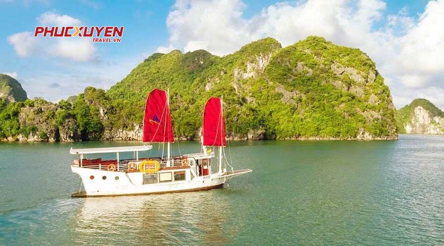 Thuê thuyền riêng tham quan Vịnh Hạ Long cho 18 khách