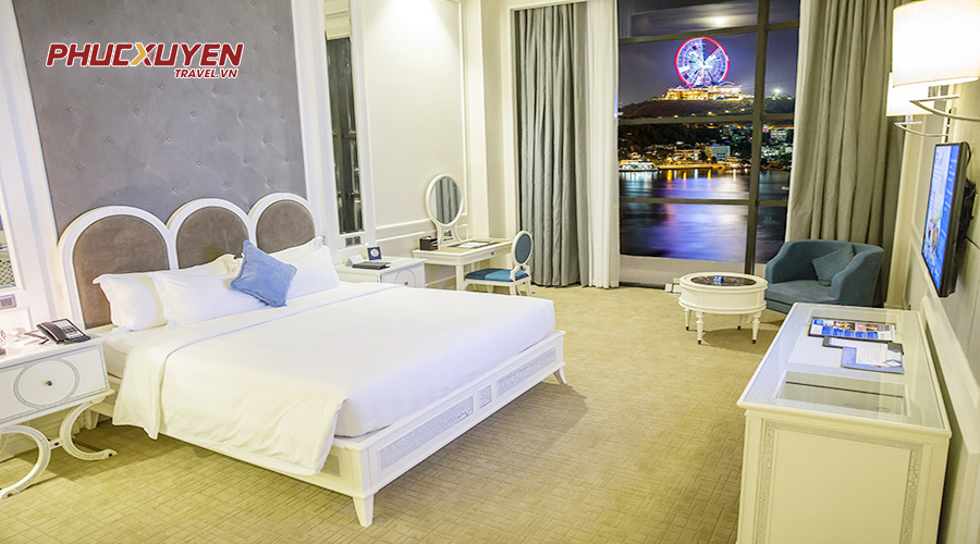 Phòng Executive Deluxe hướng biển tại khách sạn Wyndham Legend Halong